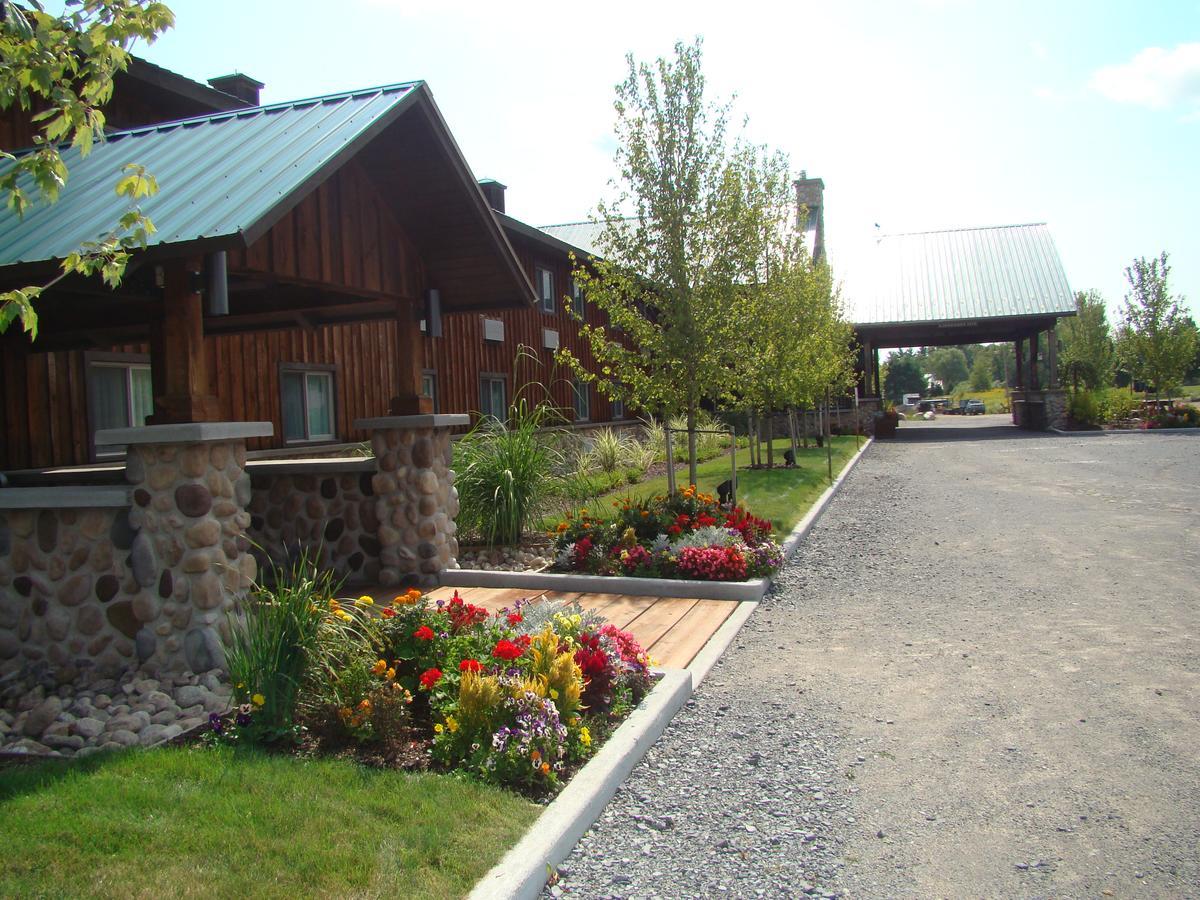 The Edge Hotel Welch Hill Exterior photo