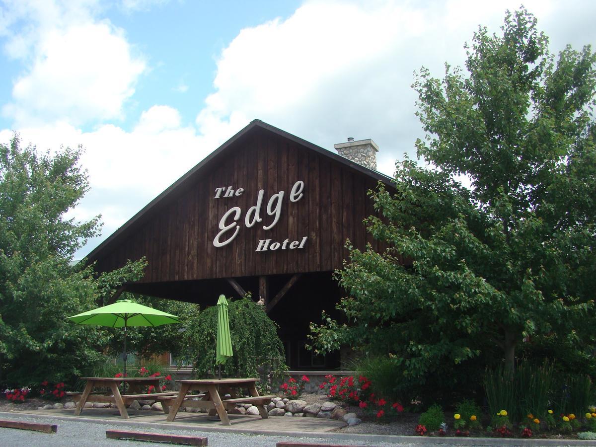 The Edge Hotel Welch Hill Exterior photo