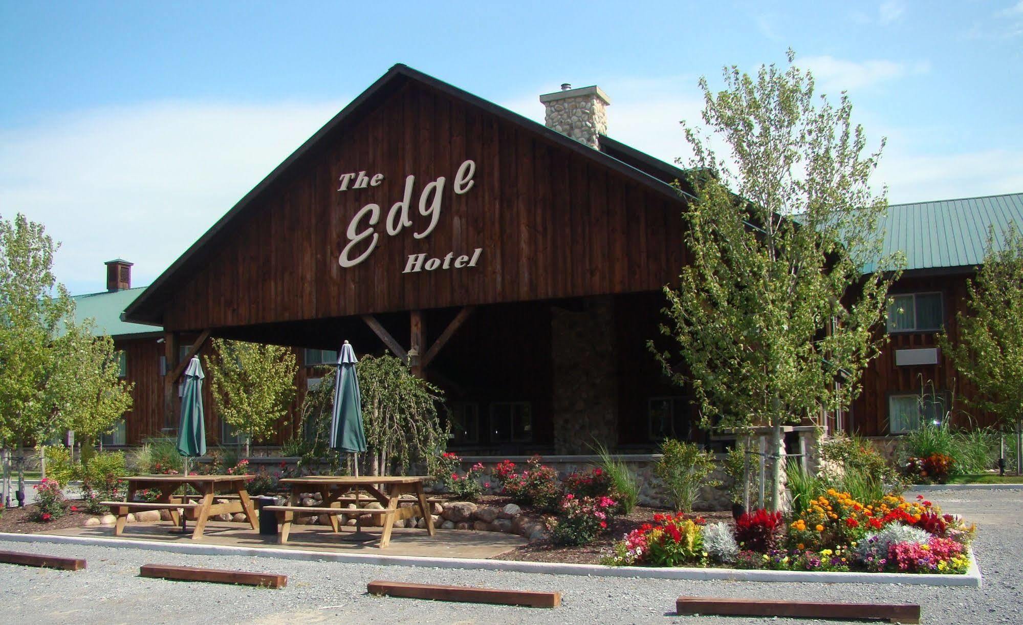The Edge Hotel Welch Hill Exterior photo